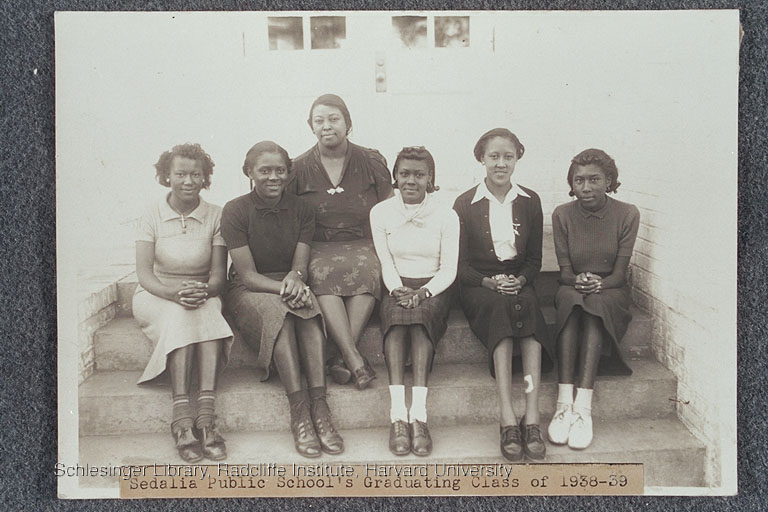  Group portrait, outside, of graduating class, Sedalia Public School.