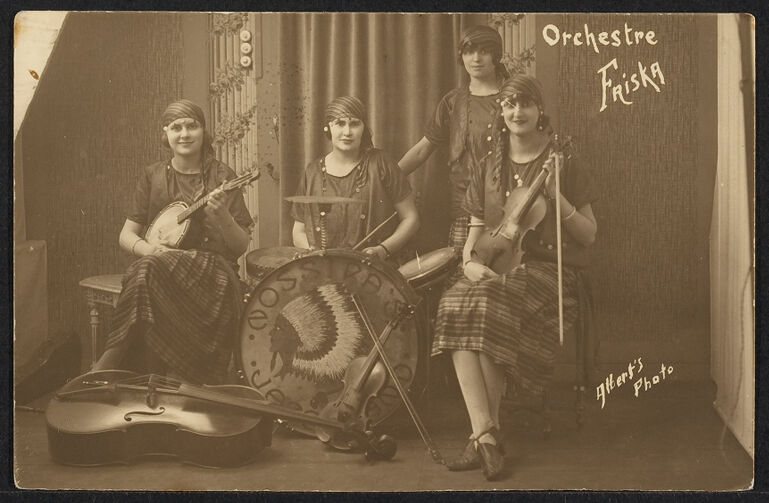  Group portrait of the women's jazz band Orchestre Friska with their instruments